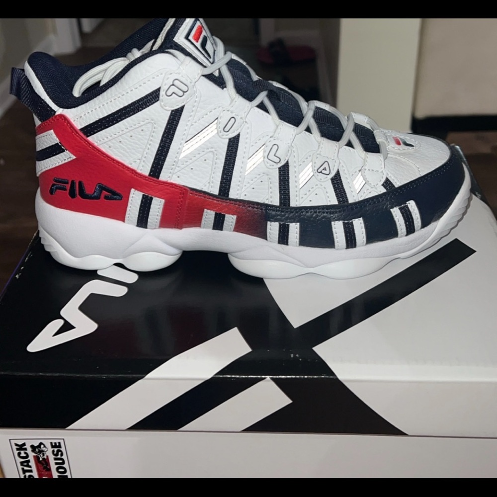 Fila Stackhouse Spaghetti BRAND NEW grade school size 7Y